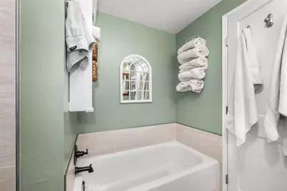 4385 Larwin, Cypress, CA 90630 - Photo 39