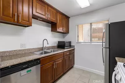 1044 Cabrillo Park #B, Santa Ana, CA 92701 - Photo 5