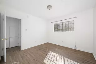 736 W Century, Los Angeles, CA 90044 - Photo 33