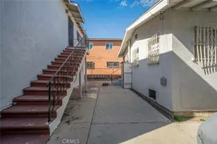 736 W Century, Los Angeles, CA 90044 - Photo 7