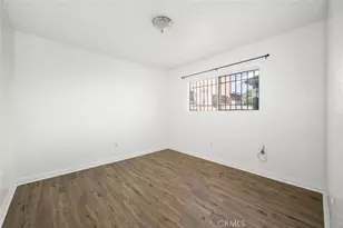 736 W Century, Los Angeles, CA 90044 - Photo 29