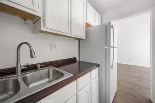 736 W Century, Los Angeles, CA 90044 - Photo 25