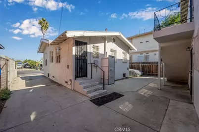 736 W Century, Los Angeles, CA 90044 - Photo 9