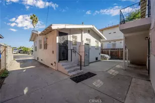 736 W Century, Los Angeles, CA 90044 - Photo 9