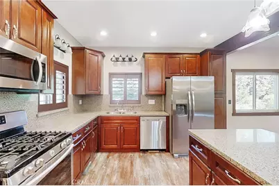 33892 Green Valley Lake Road, Green Valley Lake, CA 92341 - Photo 9