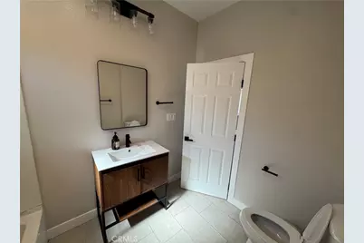 529 W 10th, Long Beach, CA 90813 - Photo 13