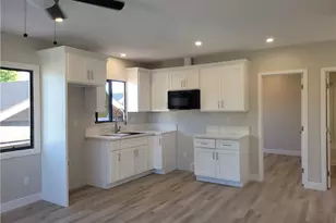 529 W 10th, Long Beach, CA 90813 - Photo 17