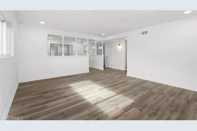 913 S Diamond, Santa Ana, CA 92704 - Photo 7