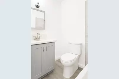 17451 Newland, Huntington Beach, CA 92647 - Photo 19