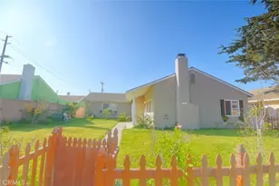 17451 Newland, Huntington Beach, CA 92647 - Photo 3