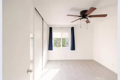 17451 Newland, Huntington Beach, CA 92647 - Photo 23