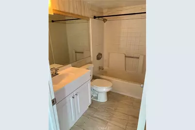 707 W 4th #7, Long Beach, CA 90802 - Photo 11