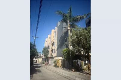 707 W 4th #7, Long Beach, CA 90802 - Photo 3