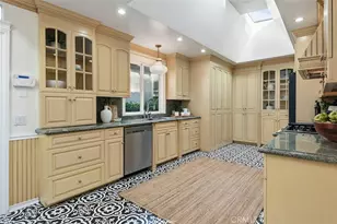 266 Park Ave, Long Beach, CA 90803 - Photo 11