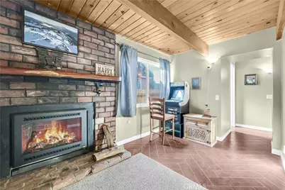 404 Leonard, Sugarloaf, CA 92386 - Photo 3