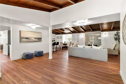 8008 Aura, Reseda, CA 91335 - Photo 3