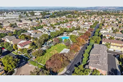 374 Aviator, Tustin, CA 92782 - Photo 45