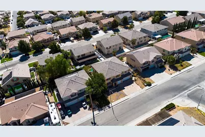 2300 Camellia Street, Palmdale, CA 93551 - Photo 47