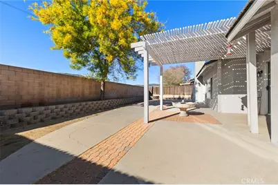 4060 N Flame Tree, Rialto, CA 92377 - Photo 37