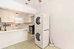 14248 Friar St, Van Nuys, CA 91401 - Photo 17