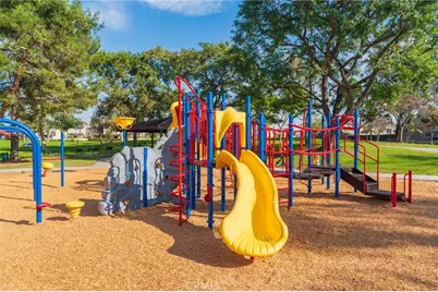 934 N Maple, Anaheim, CA 92801 - Photo 37