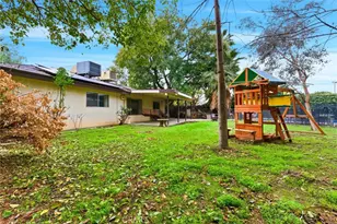 2404 Prestwick Ct, Bakersfield, CA 93309 - Photo 31