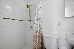 1250 W 87th, Los Angeles, CA 90044 - Photo 9