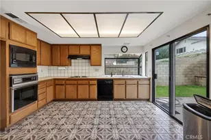 46 Christamon W, Irvine, CA 92620 - Photo 11