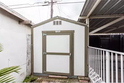 1102 W 53rd Street, Los Angeles, CA 90037 - Photo 23