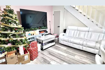 10526 Carrotwood, Stanton, CA 90680 - Photo 3