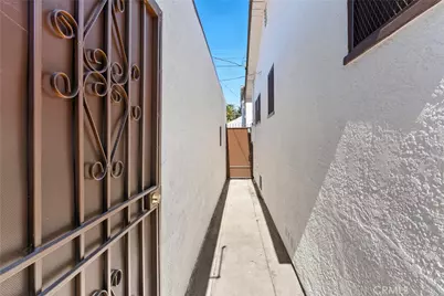 1261 W 51st, Los Angeles, CA 90037 - Photo 57