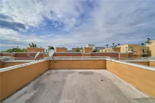 681 S Norton Ave, Los Angeles, CA 90005 - Photo 31