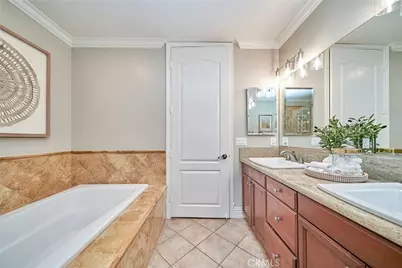 681 S Norton Avenue #107, Los Angeles, CA 90005 - Photo 25