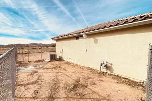 20891 Thunderbird, Apple Valley, CA 92307 - Photo 7