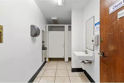 1701 N Main St, Santa Ana, CA 92706 - Photo 27