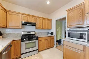 901 Westchester Pl, Los Angeles, CA 90019 - Photo 11