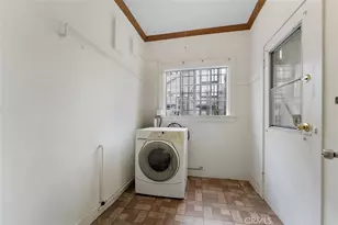 901 Westchester Pl, Los Angeles, CA 90019 - Photo 31