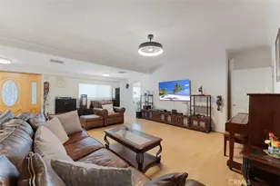 901 Westchester Pl, Los Angeles, CA 90019 - Photo 5