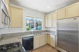 9660 Pine Orchard St, Pacoima, CA 91313 - Photo 9