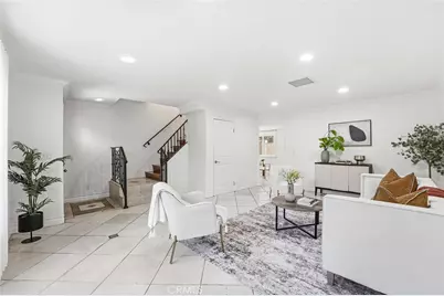 7006 Valmont #B, Tujunga, CA 91042 - Photo 3