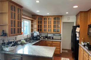 825 Sonora Rd, Costa Mesa, CA 92626 - Photo 11