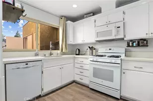 5475 Twin Lakes Dr, Cypress, CA 90630 - Photo 7