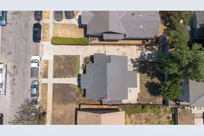 1036 W 107th, Los Angeles, CA 90044 - Photo 9