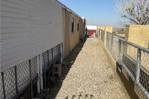 140 Safari Dr, Needles, CA 92363 - Photo 31