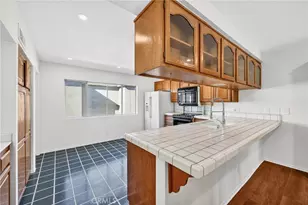 18360 Collins St, Tarzana, CA 91356 - Photo 23