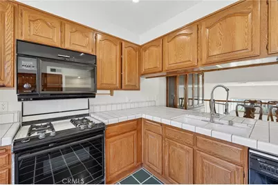 18360 Collins Street #E, Tarzana, CA 91356 - Photo 27