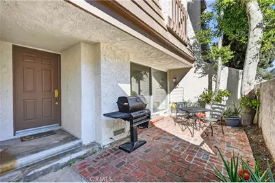 18360 Collins Street #E, Tarzana, CA 91356 - Photo 11