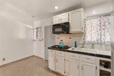 1123 Electric Avenue, Gardena, CA 90248 - Photo 9