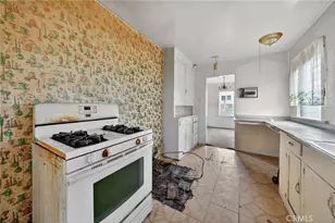 1305 W 84th, Los Angeles, CA 90044 - Photo 15