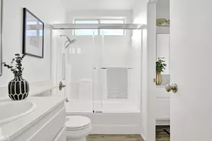 550 N Wake Forest, Anaheim, CA 92801 - Photo 13